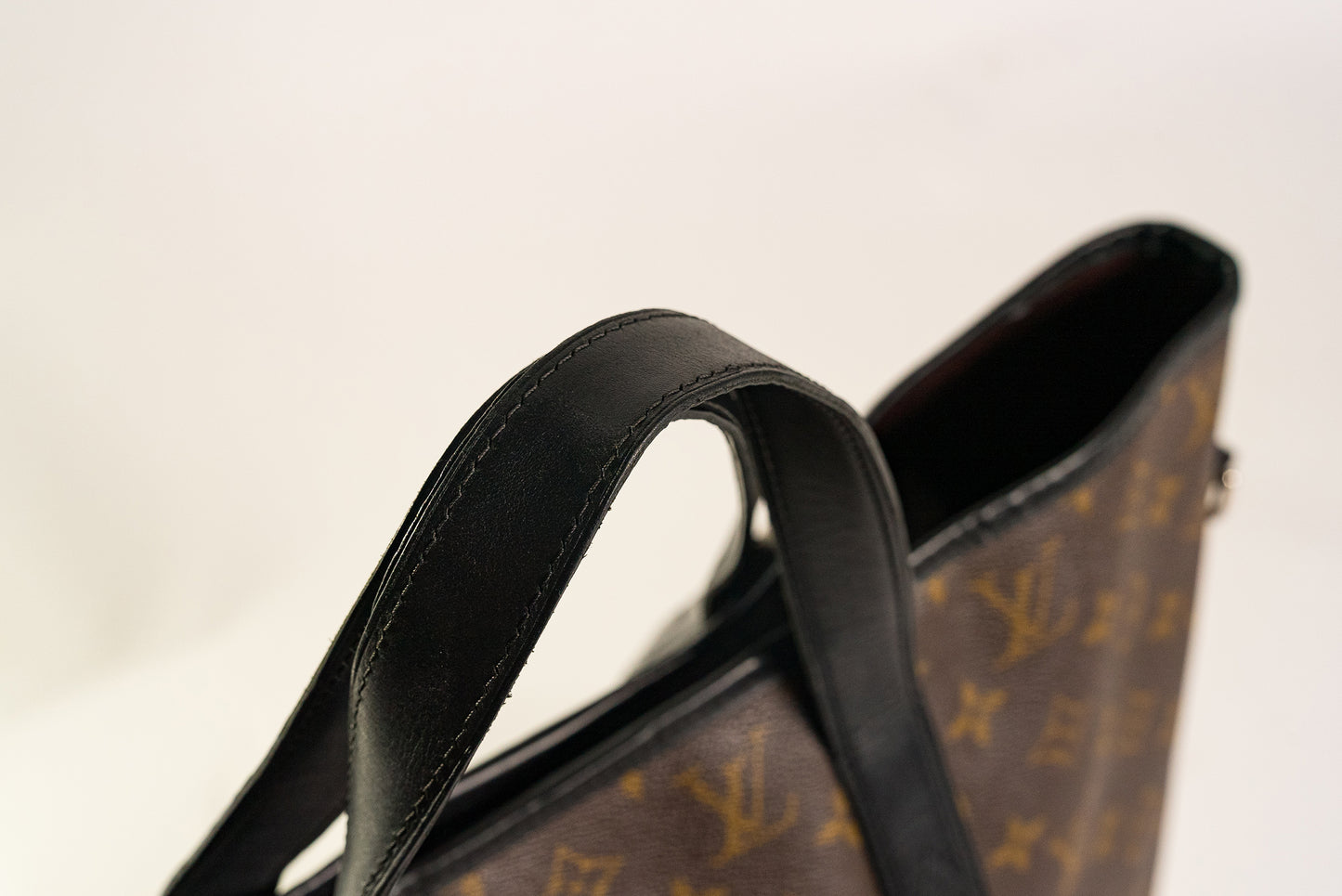 LOUIS VUITTON Monogram Macassar Davis