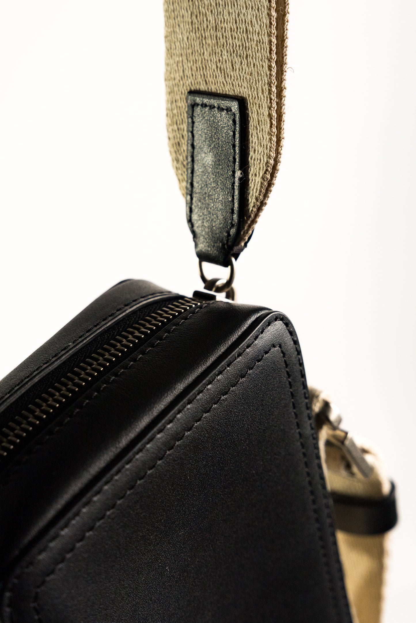 Jacquemus Vertical Leather Crossbody bag