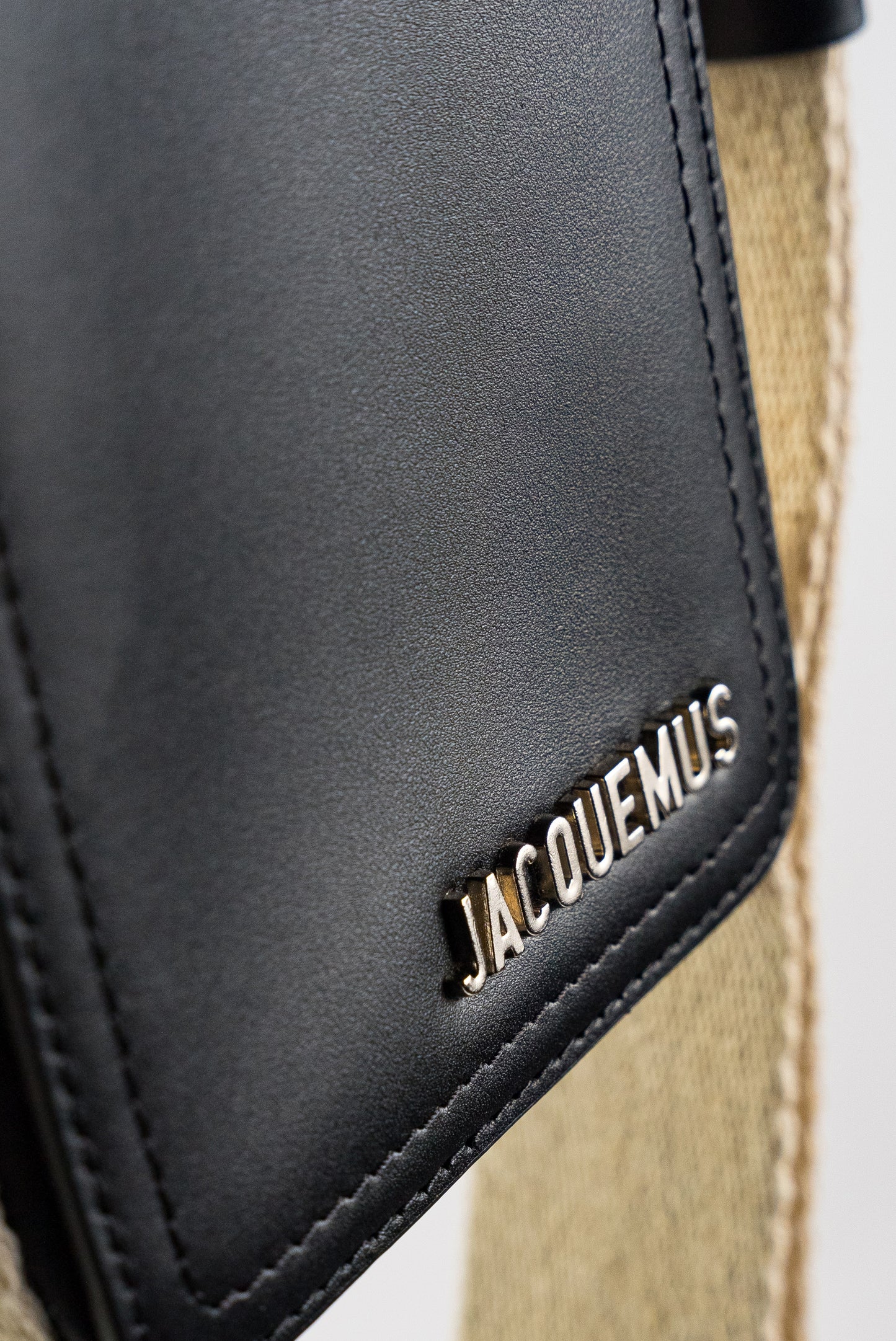 Jacquemus Vertical Leather Crossbody bag