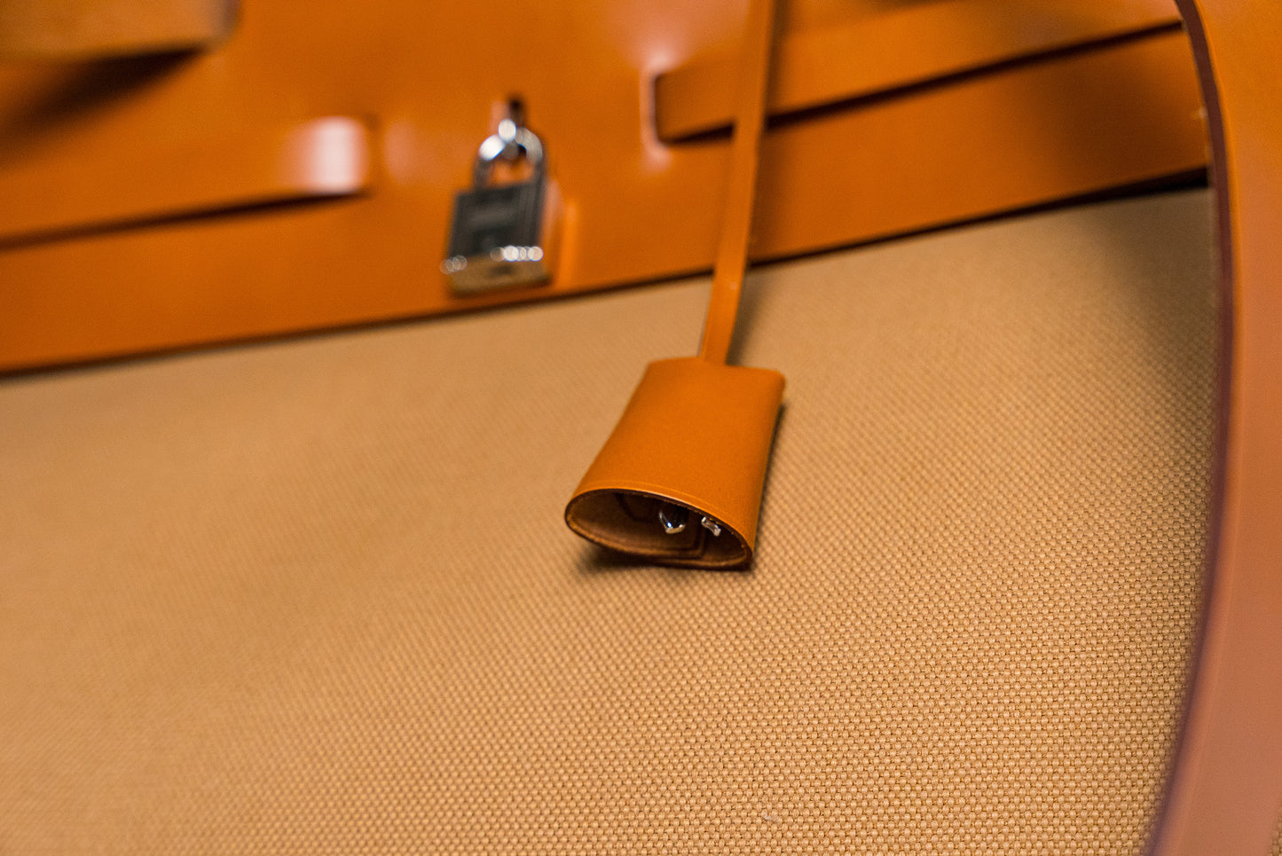 HERMES HER BAG Military Toile Vache Hunter Herbag Cabine Zip 50 Chai Fauve