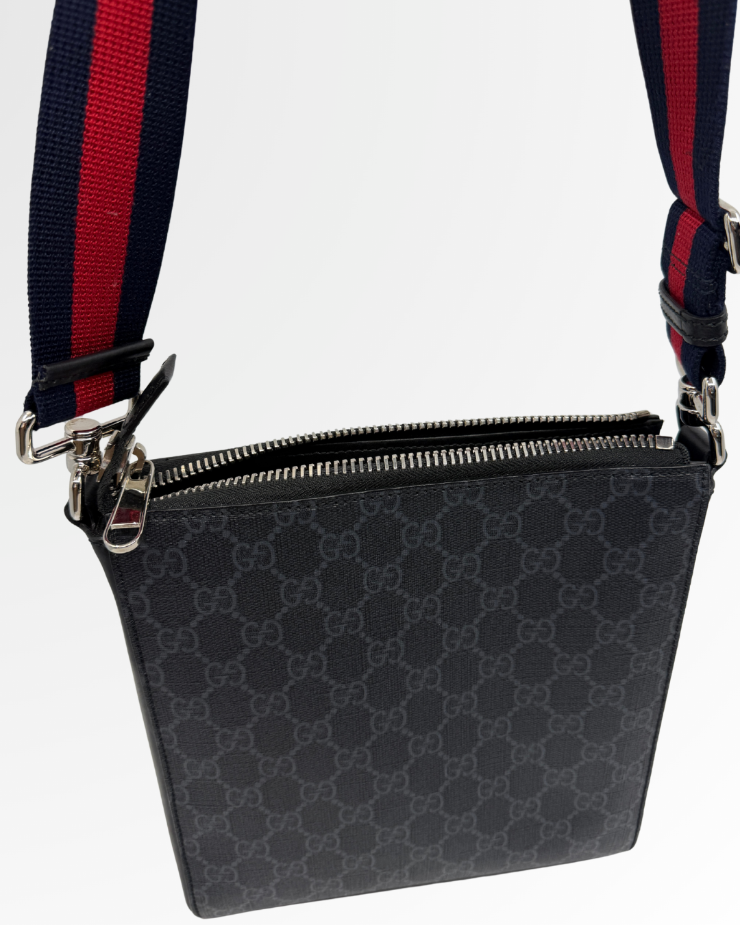 GUCCI GG Supreme Crossbody Bag