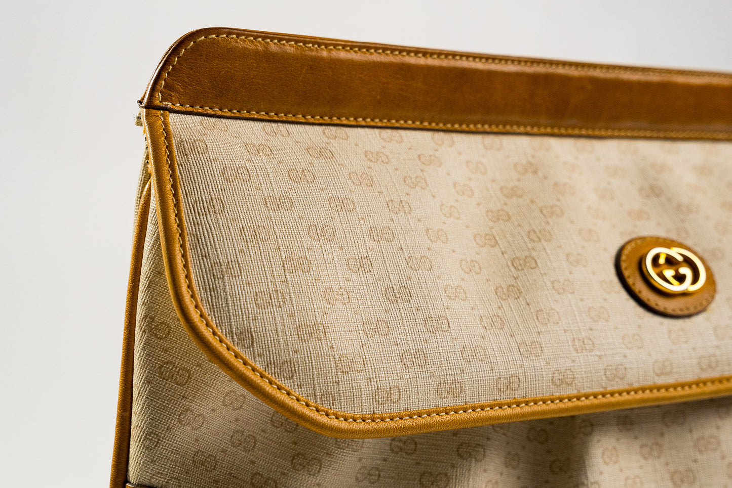 GUCCI CLUTCH Interlocking G Clutch Vintage - From the Late 1980's - Early 1990's Collection -