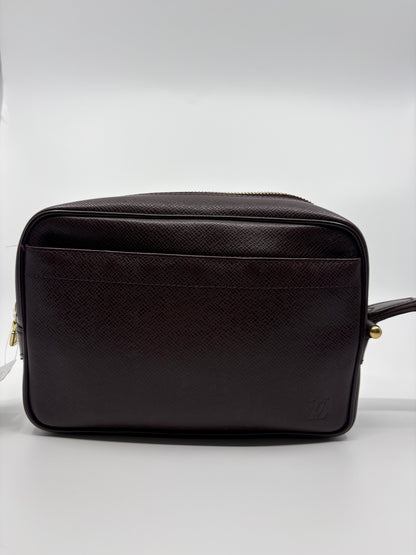 Louis Vuitton Taiga Leather Baikal Pochette / Clutch – Acajou