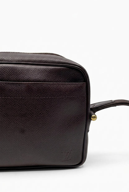 Louis Vuitton Taiga Leather Baikal Pochette / Clutch – Acajou