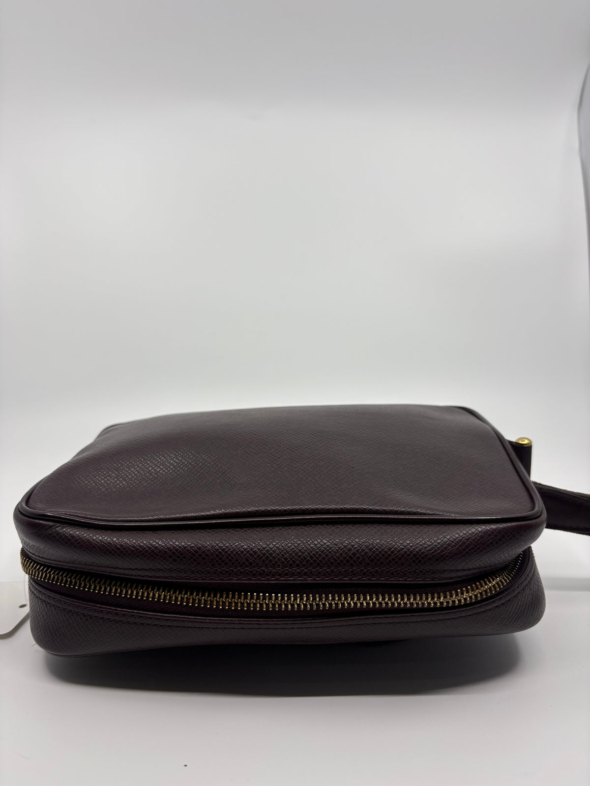 Louis Vuitton Taiga Leather Baikal Pochette / Clutch – Acajou