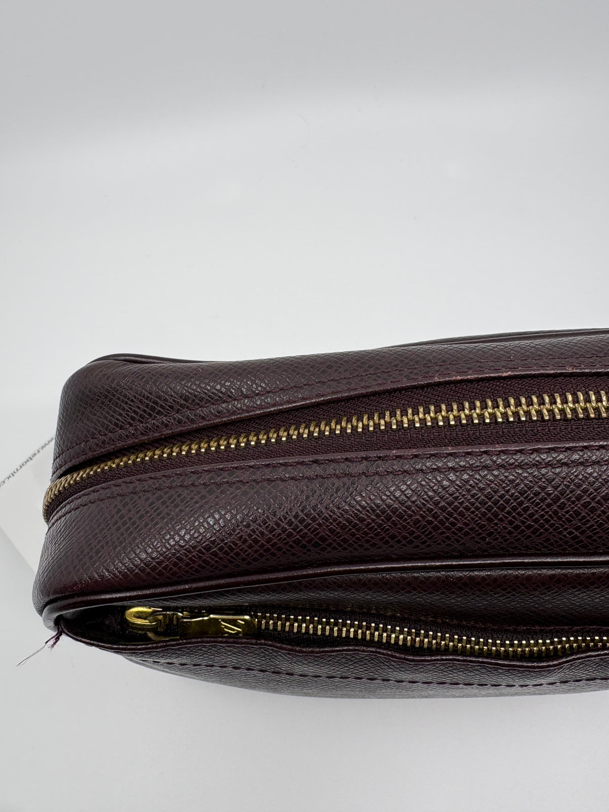 Louis Vuitton Taiga Leather Baikal Pochette / Clutch – Acajou