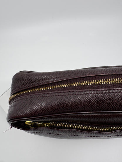 Louis Vuitton Taiga Leather Baikal Pochette / Clutch – Acajou