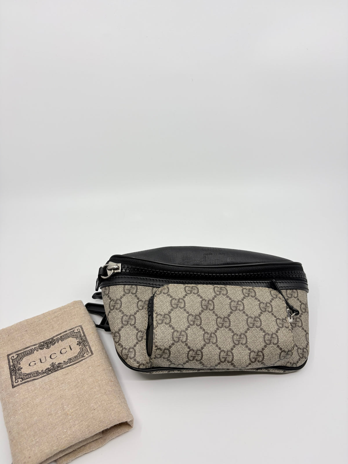 Gucci GG Supreme Canvas Belt Bag / Crossbody – Black