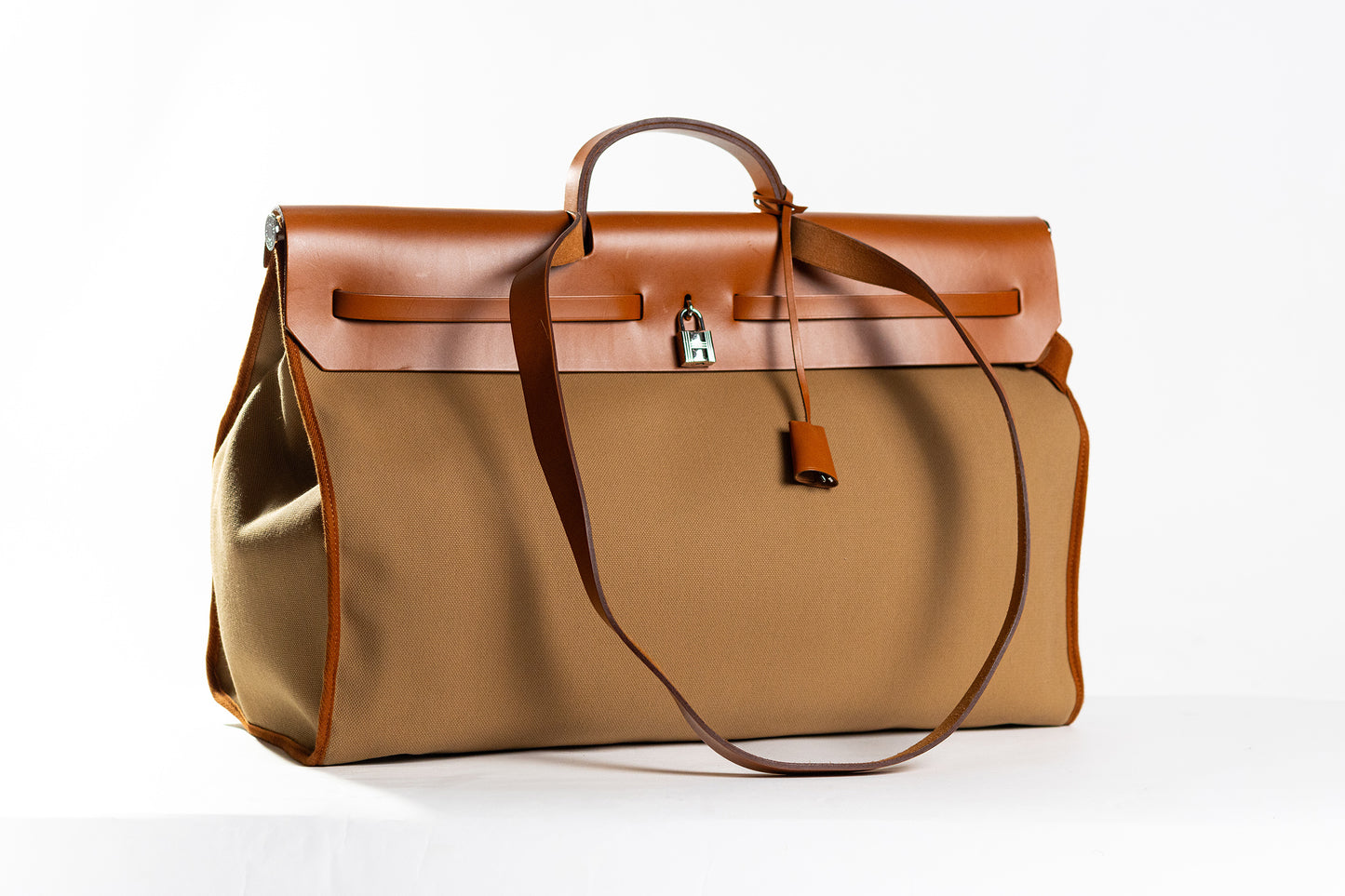 HERMES HER BAG Military Toile Vache Hunter Herbag Cabine Zip 50 Chai Fauve